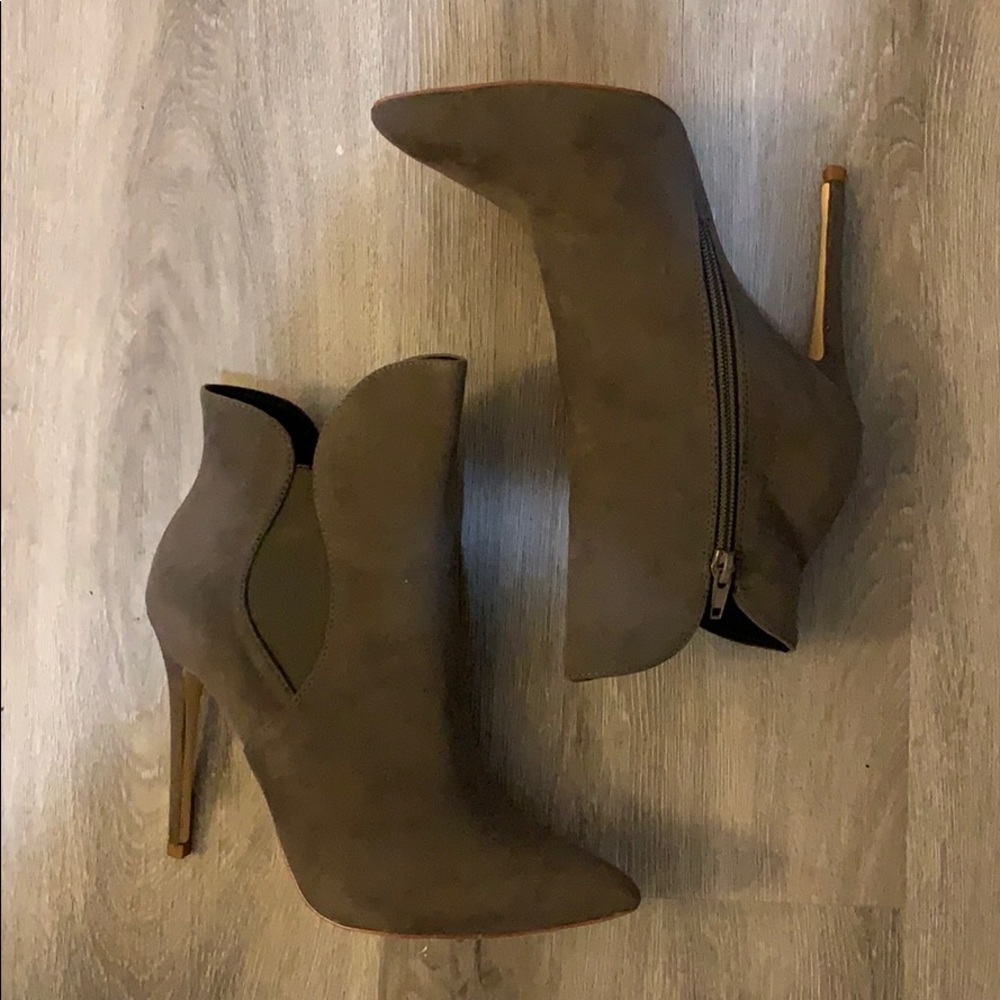 Liliana “Gisele” Heel Boots